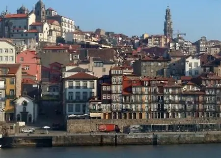 Near The Airport * Moreira (Porto)