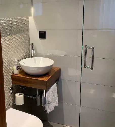 Near The Airport Homestay *